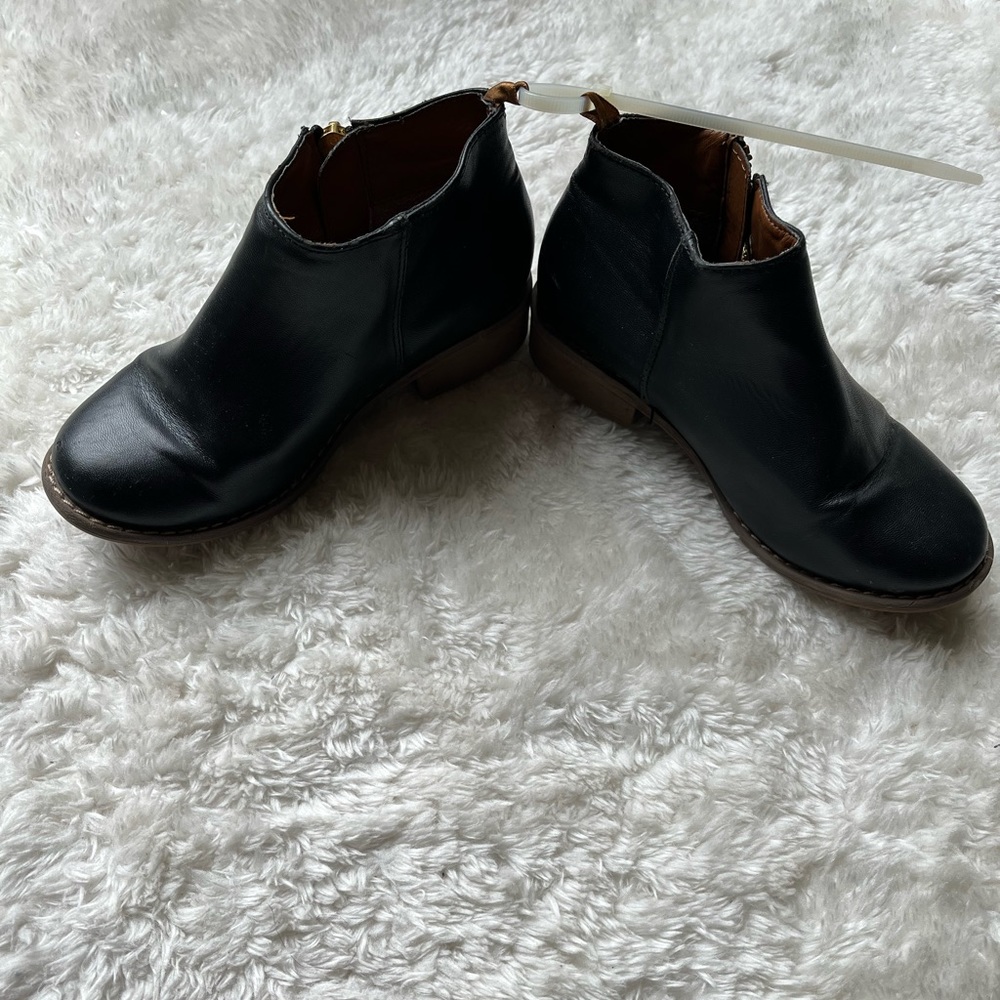 Little girls gap booties